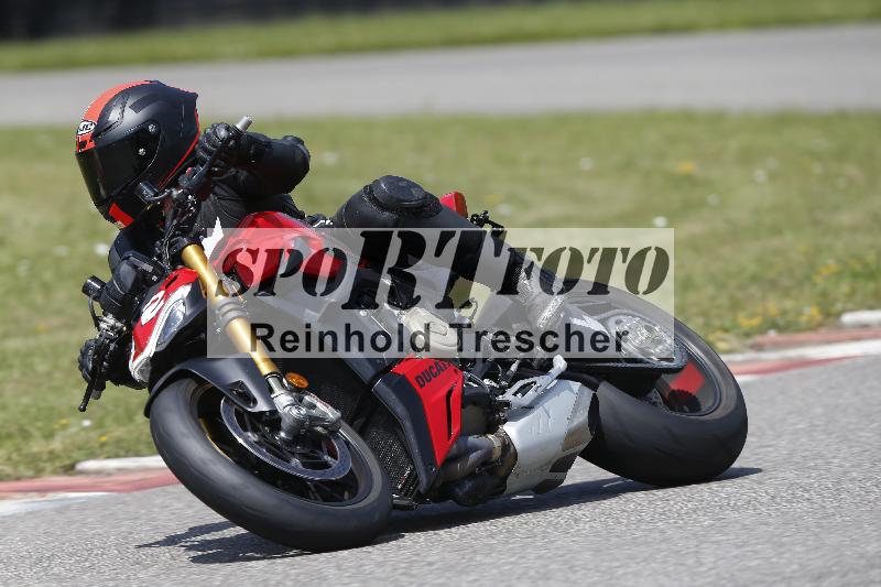 /27 12.06.2025 Ducati Schweiz Trackday Warmup  ADR/gelb-jeaune/32